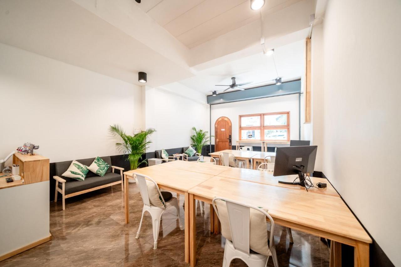 Socialer Coliving & Coworking Space Τσιάνγκ Μάι Εξωτερικό φωτογραφία