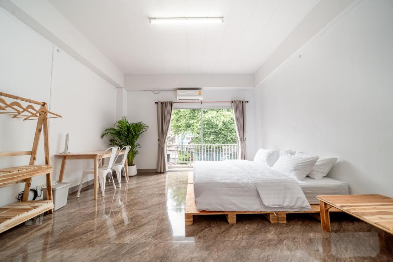 Socialer Coliving & Coworking Space Τσιάνγκ Μάι Εξωτερικό φωτογραφία