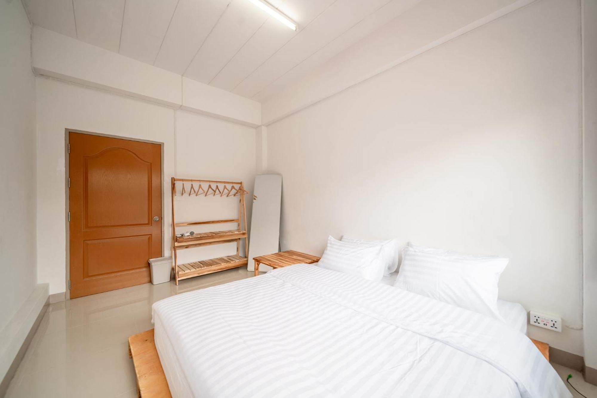 Socialer Coliving & Coworking Space Τσιάνγκ Μάι Εξωτερικό φωτογραφία