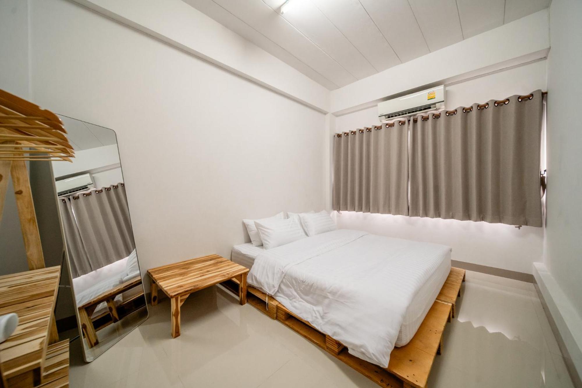 Socialer Coliving & Coworking Space Τσιάνγκ Μάι Εξωτερικό φωτογραφία